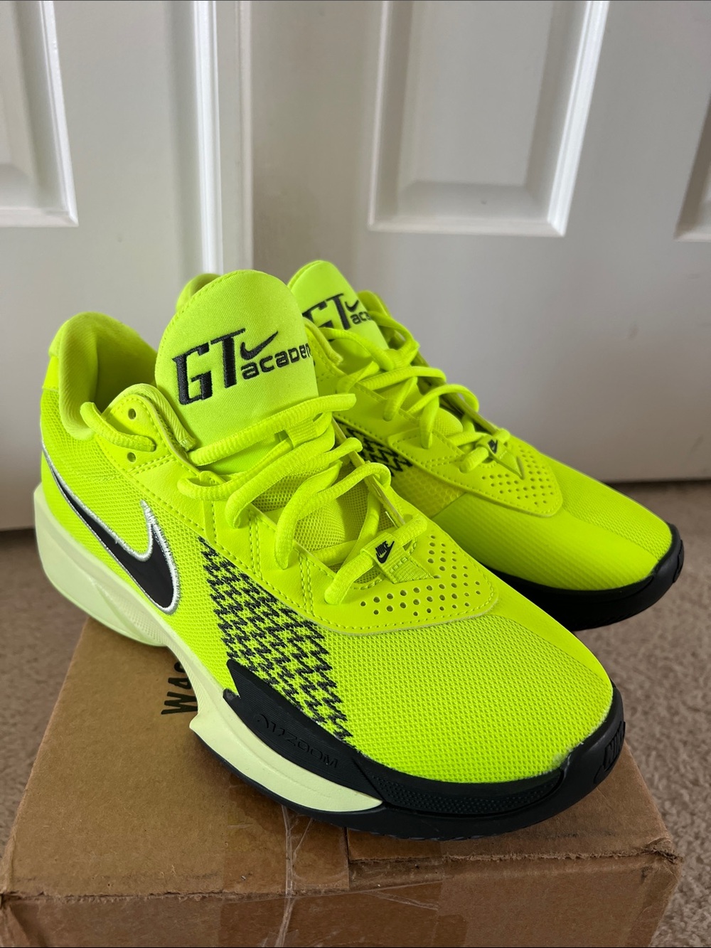 Like new! Nike Zoom GT Academy